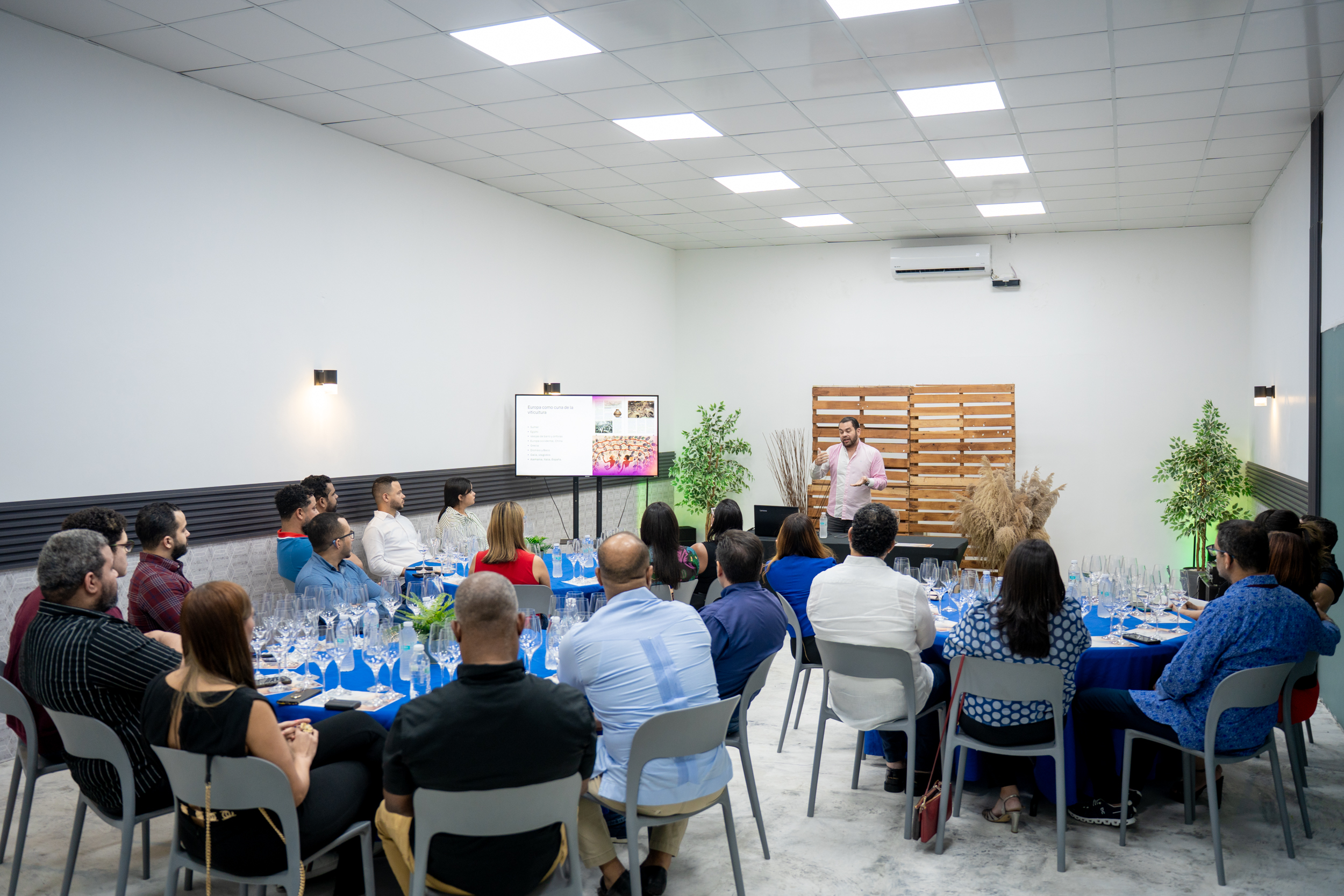 Estudio B — Salón Multiuso de GDR Eventos